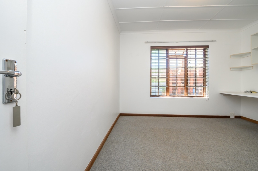 4 Bedroom Property for Sale in Charlo Eastern Cape